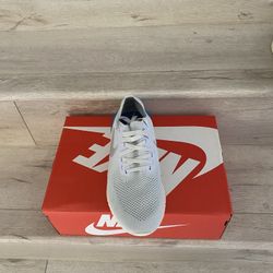 Wmns Nike Epic React Flyknit Size 8 Womens