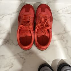 Women Size 6 LACOSTE sneakers 