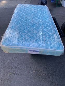New single mattress in great shape