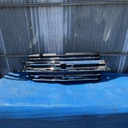 2019 2020 2021 2022 Chevrolet Chevy Silverado 1500 Front Bumper Grille Chrome OEM (ORIGINAL),