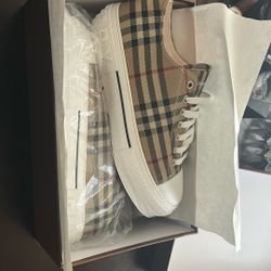 Burberry Chucks