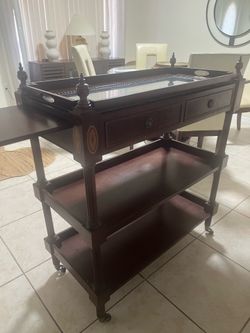 Serving cart