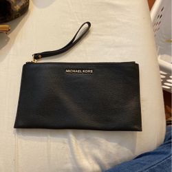 Michael Kors Wristlet 