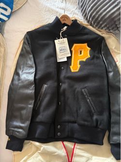 Authentic Mitchell and Ness Brand New, Size M, Pittsburgh Pirates bomber jacke
