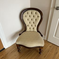 Slipper Chair 