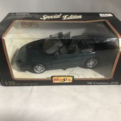 New Vintage 1996 Maisto Camero Z28 Convertible 