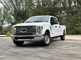 2018 Ford F350 Super Duty Crew Cab XL Pickup 4D 8 ft