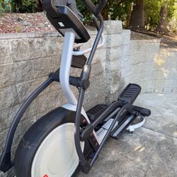 Elliptical Machine Workout 1120e
