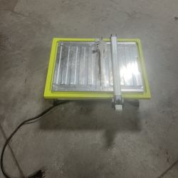 RYOBI - 4.8 -Amps 7 in. Blade Corded Tabletop Wet Tile Saw Used in good condition. Only used once for a small project . Location below  31705 SR-54  W