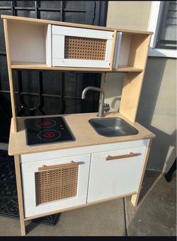 Kids Play Kitchen