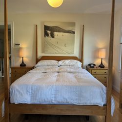 Queen Post bed