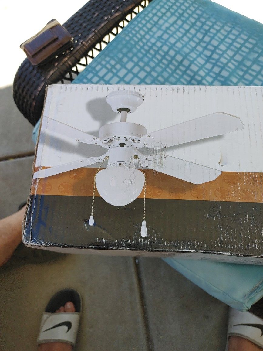36 Inch Fan. White With 4 Blades