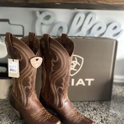 ARIAT Women Lively western Boots Size 5.5-8.5
