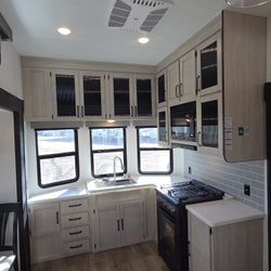 2026 PALOMINO PUMA 403LFT FRONT KITCHEN