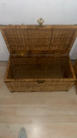 Mid-20th Century Petite Wicker Chinoiserie Storage Chest Large