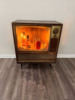Vintage TV set up as bar