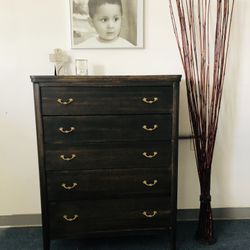 Beautiful All Black Stained Solid Wood Vintage Dresser! for Sale in Pasadena, CA - OfferUp Beautiful All Black Stained Solid Wood Vintage Dresser! for Sale in Pasadena, CA - OfferUp