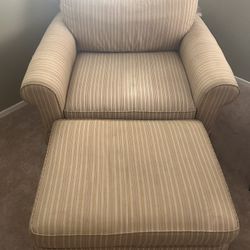 Chair With Ottoman 