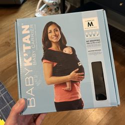 (Like New) Baby K'Tan Baby Carrier - Black - Medium
