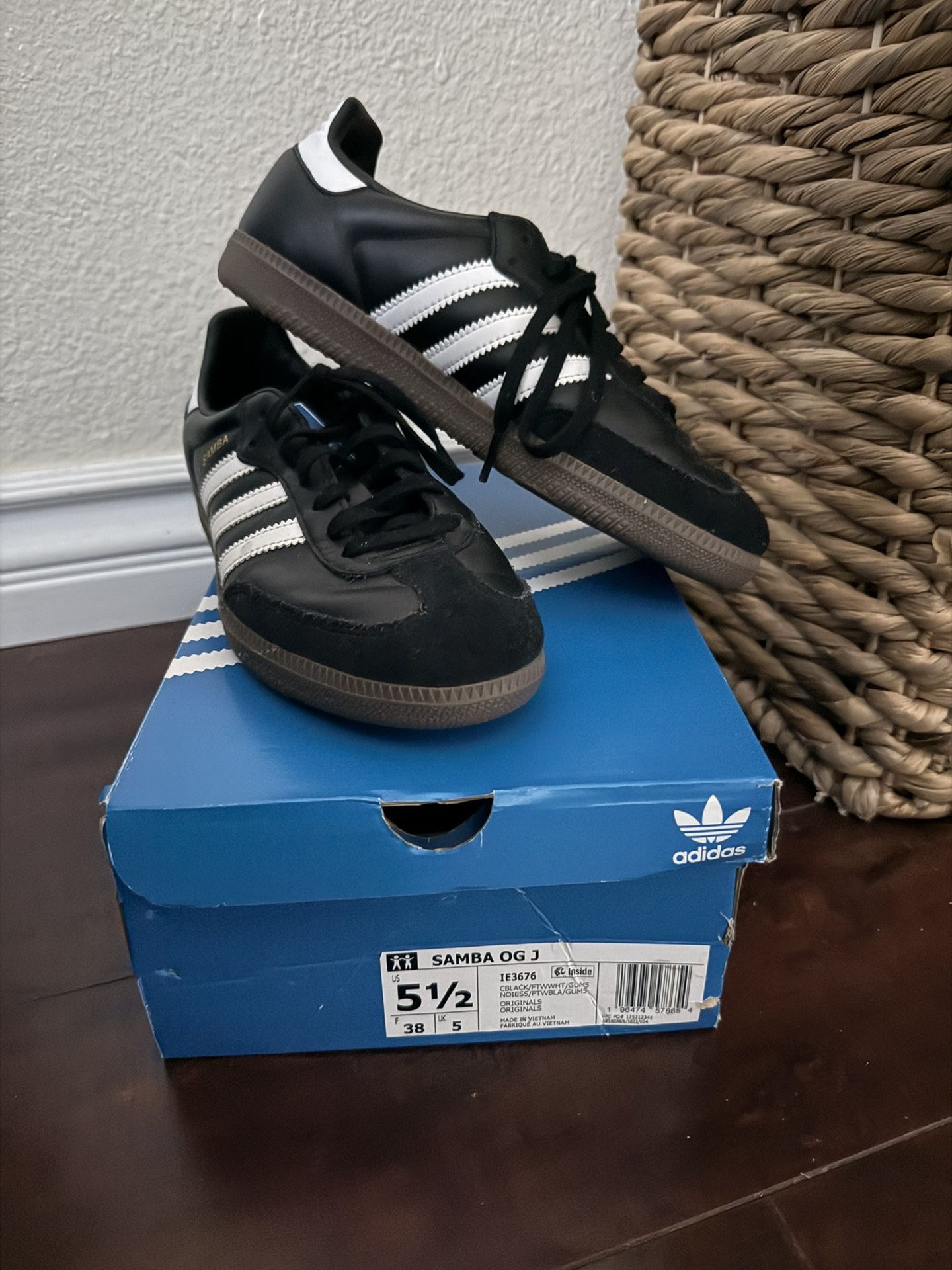 Adidas Sambas