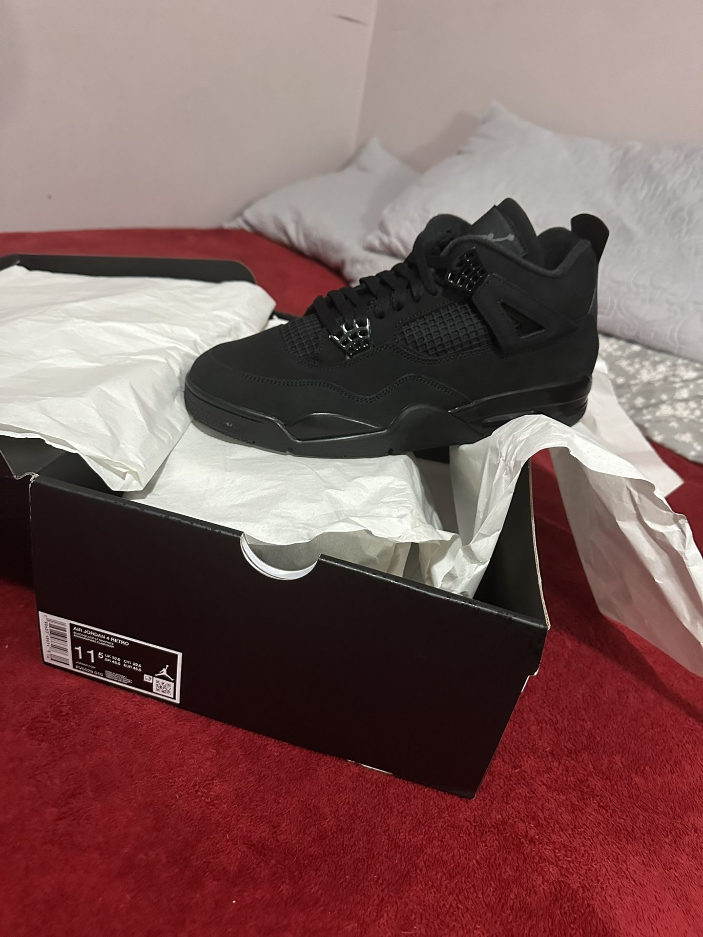 Retro 4 Black Cat’s