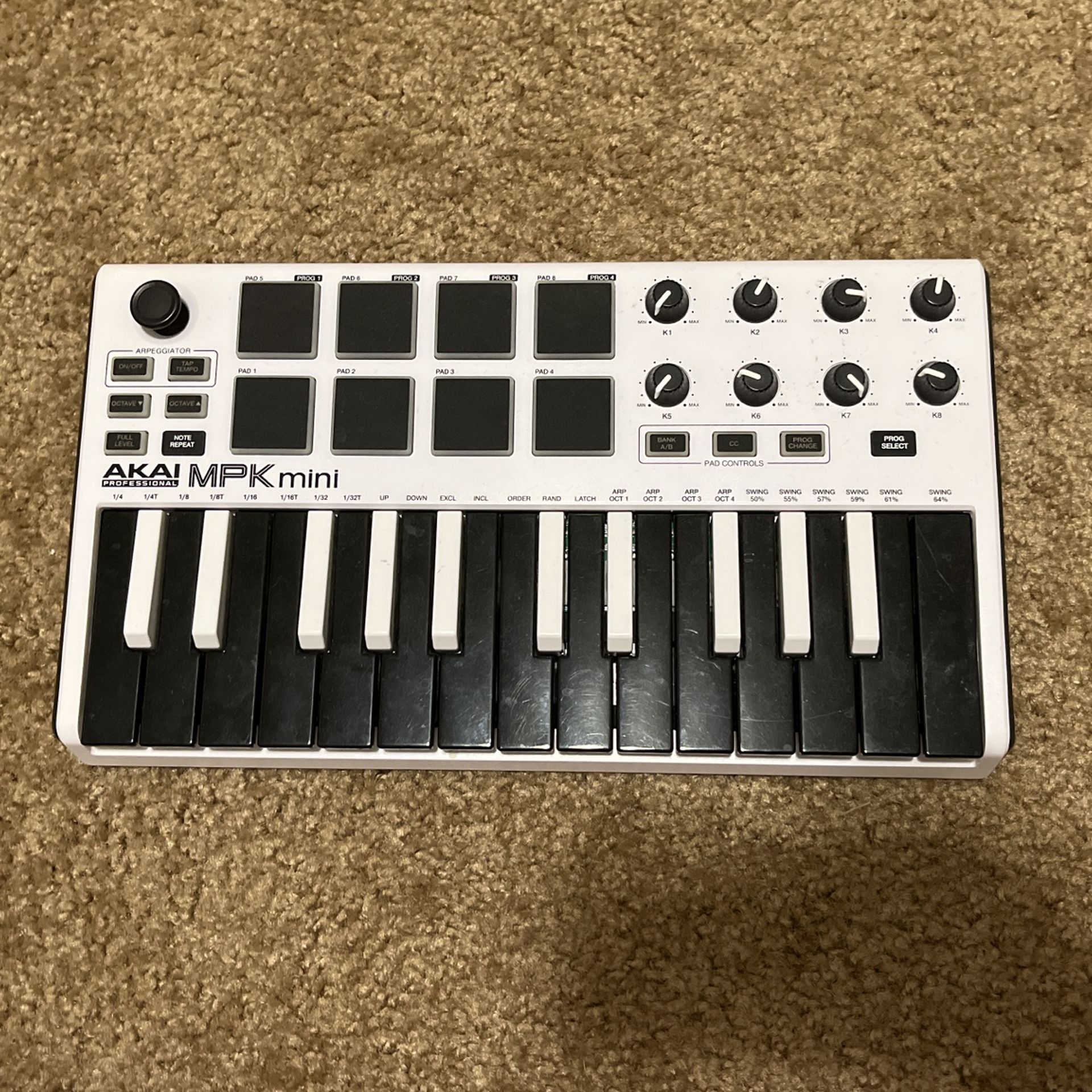 Akai MPK Mini - MIDI Controller