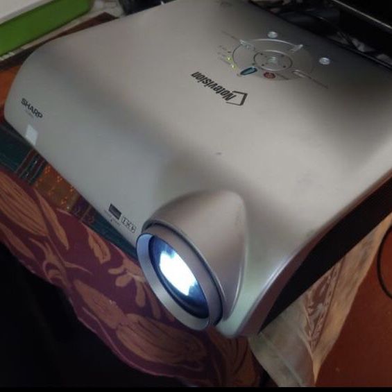 Sharp mini projector XG- MB70X