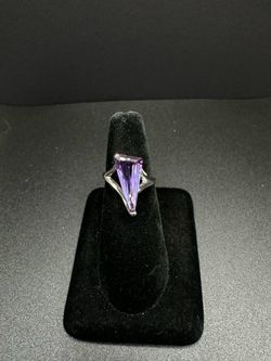 10k white gold ring w alexandrite