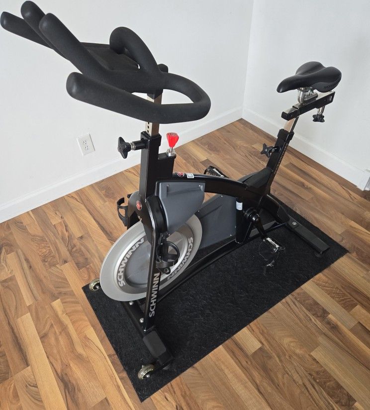 SCHWINN INDOOR CYCLE