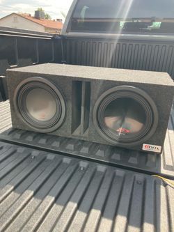 Alpine Type R 750w 10inch Subs w Box Clean