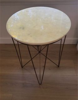 Side table / end table