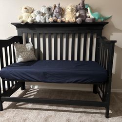 Baby Nursery Crib With Changing Table 