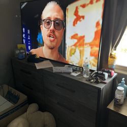 Dresser With Mirror Attached 