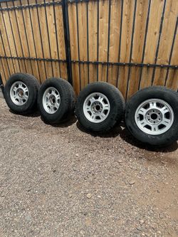 01 Yukon 16 inch wheels 6 lug Chevy rims
