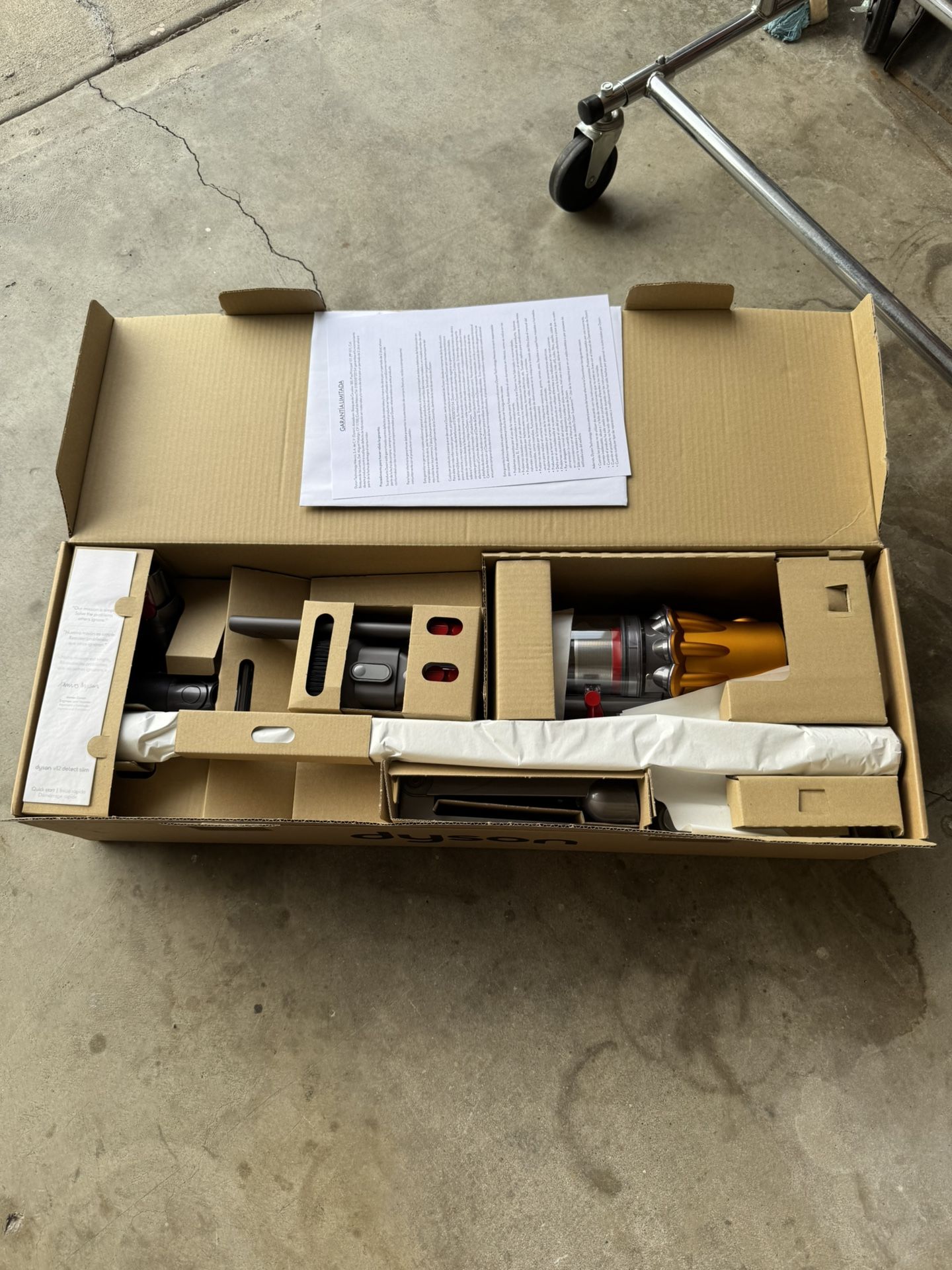 dyson v12 detect slim vacuum