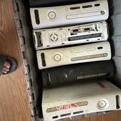13 Xbox 360’s For Parts