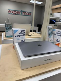 MacBook Pro 13" M1 8GB RAM 256GB SSD