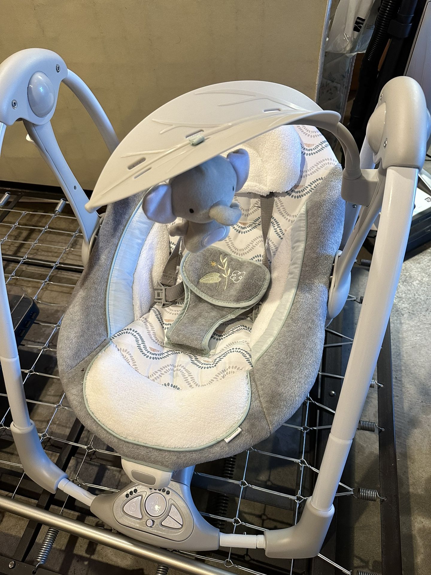 Baby swing