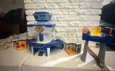 Airport play set with music