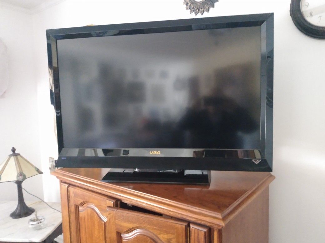 42-in TV