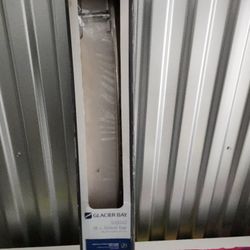 Glacier Bay 18in Towel Bar