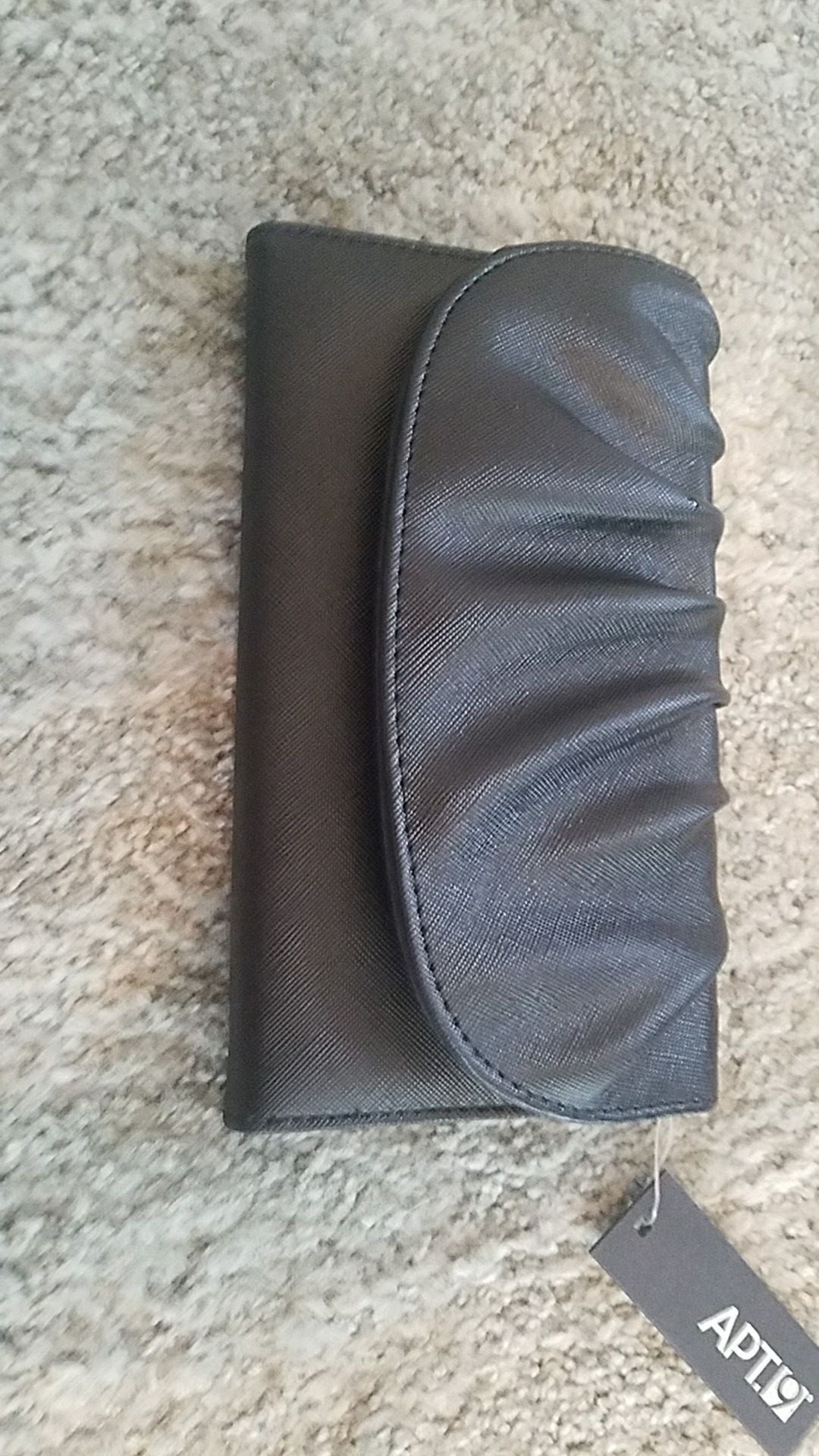 New black APT.9 womans wallet