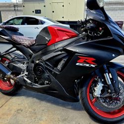 2011 SUZUKI GSX-R 600