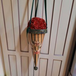 Christmas Tussie Mussie Tin Cones