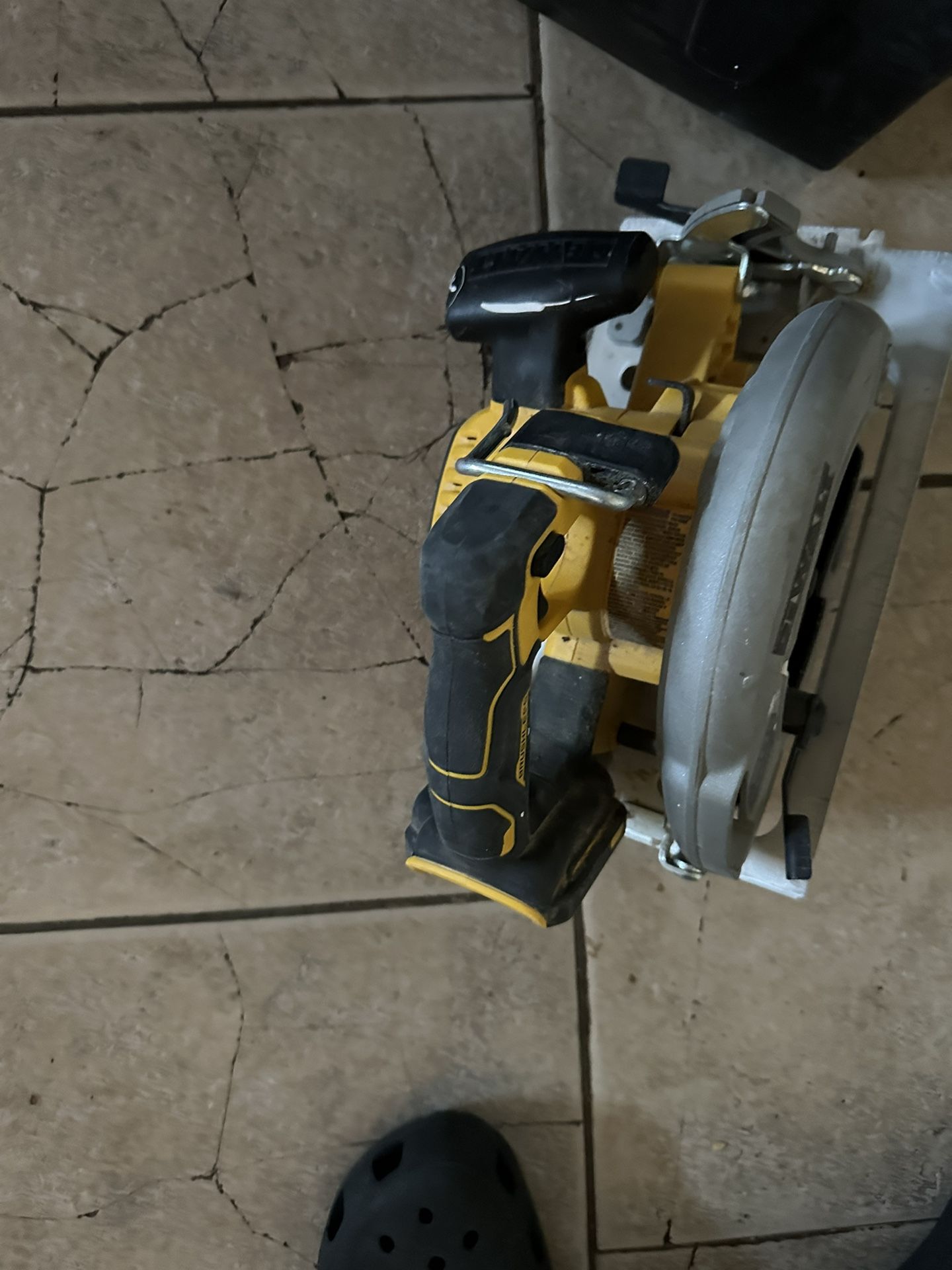 Dewalt Saw