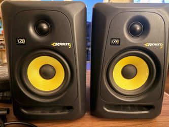 KRK RP5G3 Pair Powered studio Monitor speakers with xlr chords