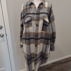 Long Warm Shirt/Coat, Size M/L, Has Pockets. Good Condition