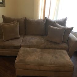 Room’s To Go Siege Brown Suede Living Room Set Good Condition