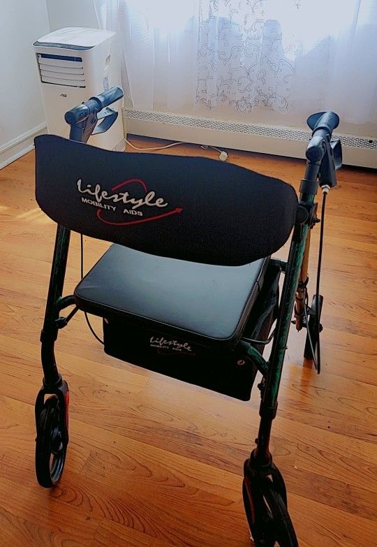 LIFESTYLE MOBILITY AID WALKER.