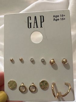 gap stud set